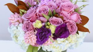 2018nature___flowers_beautiful_multi-colored_bouquet_in_a_vase_on_a_gray_background_129543_23.jpg